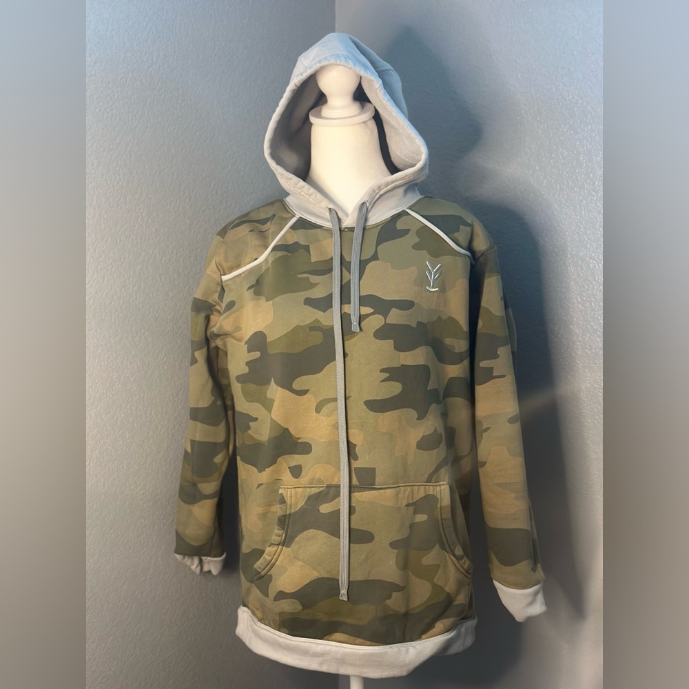 Yee Yee women’s camo hoodie